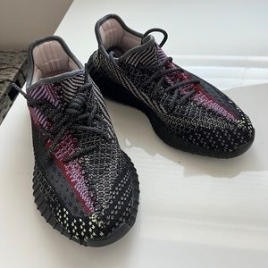 YEEZY BOOST 350 V2 Yecheil
